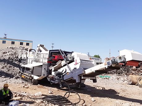 移動破碎篩分聯（lián）合一體車