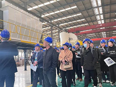 【現場直擊】與會代（dài）表齊聚鄭州色多多免费视频環保產（chǎn）業園（yuán）觀摩新技術新工藝新裝備