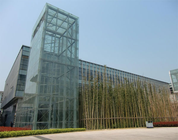 導軌式升降平台-濟南草莓视频在线看污升降機械有限公司